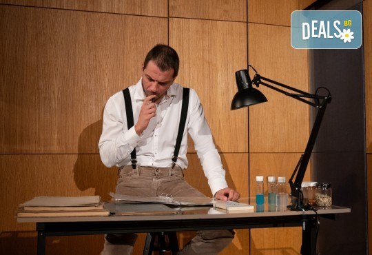 Гледайте Мак Маринов и Малин Кръстев в постановката Обществен враг на 16-ти март (понеделник) в Малък градски театър Зад канала - Снимка 4