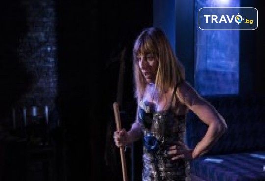 Комедията Поп-фолк хроники: бели птици и куршуми на 18-ти март (сряда) в Малък градски театър Зад канала - Снимка 19