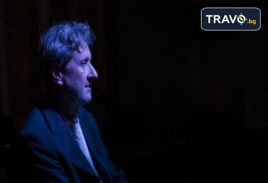 Комедията Поп-фолк хроники: бели птици и куршуми на 18-ти март (сряда) в Малък градски театър Зад канала - Снимка 7