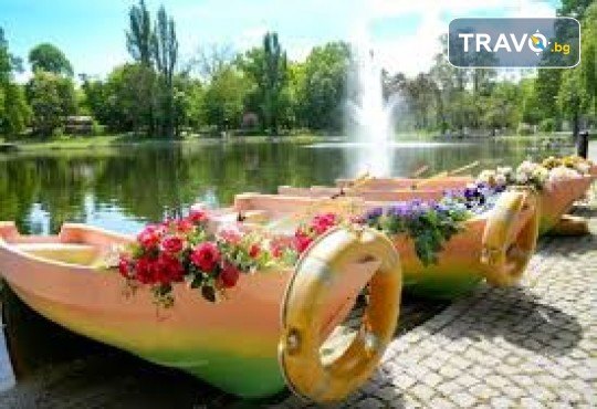 Еднодневна екскурзия до Крайова - събудете магията на Великденските празници с фестивала на цветята! Включен транспорт от Комфорт ТравелКомфорт Травел - Снимка 6