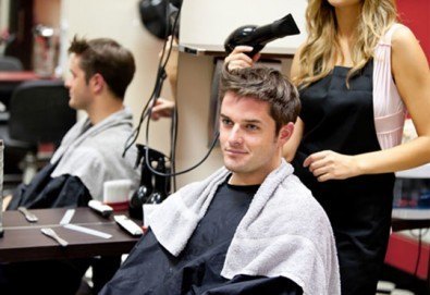 За Вас мъже! Подстригване, измиване, фрикция с подхранващ лосион, сешоар и фиксиращо средство само в студио Вая - Снимка