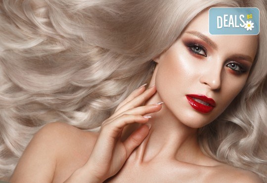 За прическа като от реклама! Боядисване на корени с Kezy Professional, измиване и прическа със сешоар в Студио Вая - Снимка 1