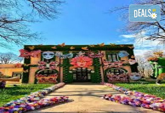 Еднодневна екскурзия до Крайова! Посещение на парк Никола Романеску“ и търговски център Promenada с водач и транспорт от Дениз Травел - Снимка 6