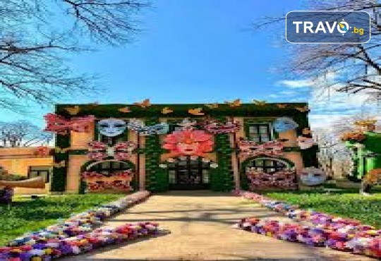 Еднодневна екскурзия до Крайова! Посещение на парк Никола Романеску“ и търговски център Promenada с водач и транспорт от Дениз Травел - Снимка 6