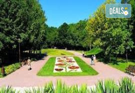 Еднодневна екскурзия до Крайова! Посещение на парк Никола Романеску“ и търговски център Promenada с водач и транспорт от Дениз Травел - Снимка 2