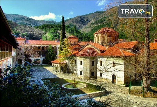 Еднодневна екскурзия до Кръстова гора и Бачковския манастир, с транспорт и водач от Рикотур - Снимка 1