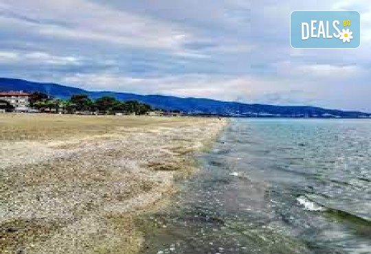Слънце, плаж, море... за 1 ден с Рикотур в Аспровалта или Ставрос, на плажовете със син флаг - Снимка 9