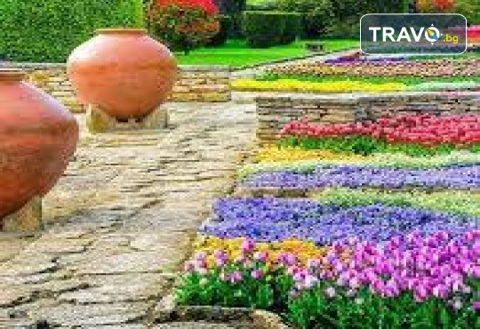 Фестивал на лалетата в Балчик! 1 нощувка, закуска, посещение на нос Калиакра, водач и транспорт от Дениз Травел - Снимка 3