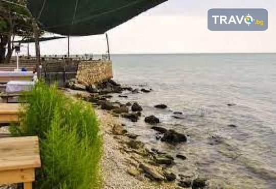 Фестивал на лалето в Балчик! 1 нощувка, посещение на нос Калиакра, Аладжа манастир, Мидената ферма и транспорт от Рикотур - Снимка 9