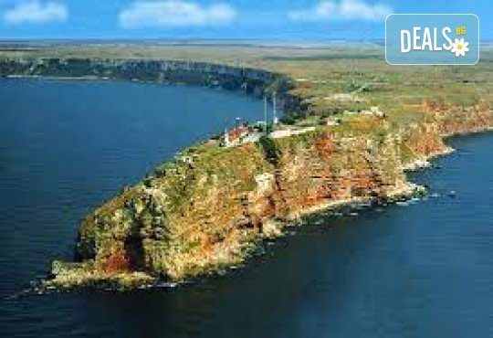 Фестивал на лалето в Балчик! 1 нощувка, посещение на нос Калиакра, Аладжа манастир, Мидената ферма и транспорт от Рикотур - Снимка 7