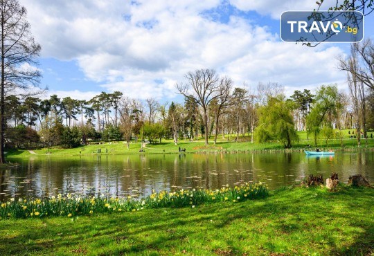 Пролетна магия: Празникът на цветята в Крайова и романтиката на Калафат! 1 нощувка със закуска и транспорт от Глобус Турс - Снимка 3