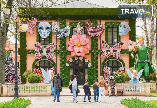 Пролетна магия: Празникът на цветята в Крайова и романтиката на Калафат! 1 нощувка със закуска и транспорт от Глобус Турс - Снимка 5