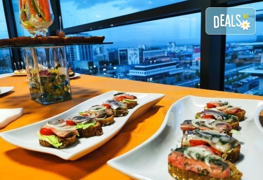 Рожден ден Party Set от 180 бр. солени и сладки коктейлни хапки в 6 плата, аранжирани за директно сервиране от Деличи кетъринг - Снимка 12