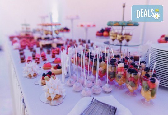 Рожден ден Party Set от 180 бр. солени и сладки коктейлни хапки в 6 плата, аранжирани за директно сервиране от Деличи кетъринг - Снимка 6