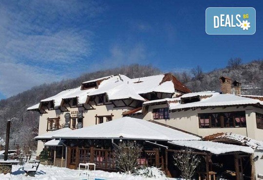 Уикенд в Етно село Срна с 2 нощувки, 2 закуски, 2 вечери с жива музика и неограничена консумация на алкохолни и безалкохолни напитки, от ТА Поход - Снимка 4