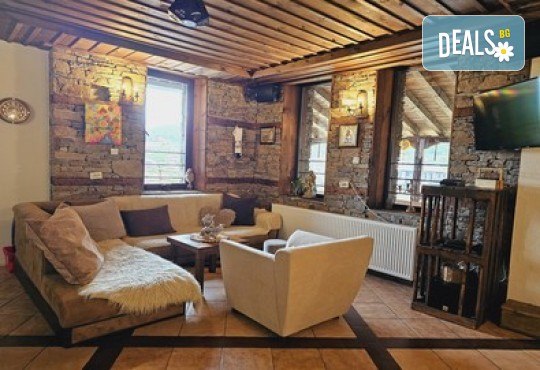 Лещен те очаква: Самостоятелна къща за 22 души сред Родопската магия! 1 Нощувка без изхранване в Панорама Хаус, ползване на оборудвана механа, барбекю, билярд, тенис на маса, детски кът, безплатно за дете до 11.99 г. - Снимка 19