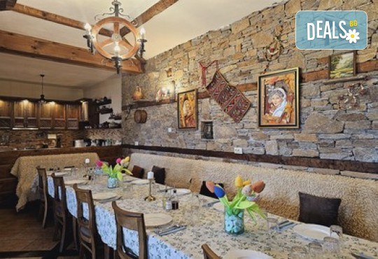 Лещен те очаква: Самостоятелна къща за 22 души сред Родопската магия! 1 Нощувка без изхранване в Панорама Хаус, ползване на оборудвана механа, барбекю, билярд, тенис на маса, детски кът, безплатно за дете до 11.99 г. - Снимка 17