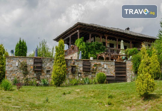 Лещен те очаква: Самостоятелна къща за 22 души сред Родопската магия! 1 Нощувка без изхранване в Панорама Хаус, ползване на оборудвана механа, барбекю, билярд, тенис на маса, детски кът, безплатно за дете до 11.99 г. - Снимка 5