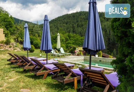 Лещен те очаква: Самостоятелна къща за 22 души сред Родопската магия! 1 Нощувка без изхранване в Панорама Хаус, ползване на оборудвана механа, барбекю, билярд, тенис на маса, детски кът, безплатно за дете до 11.99 г. - Снимка 4
