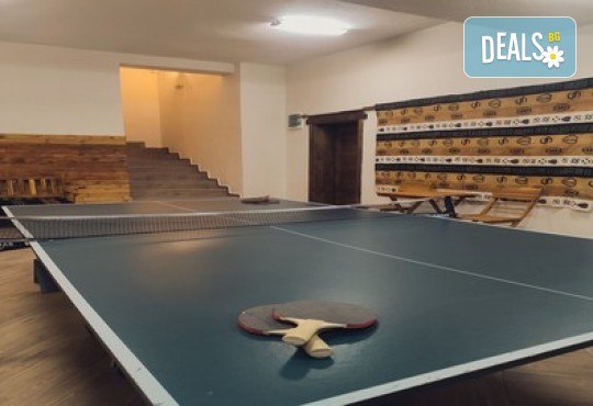 Лещен те очаква: Самостоятелна къща за 22 души сред Родопската магия! 1 Нощувка без изхранване в Панорама Хаус, ползване на оборудвана механа, барбекю, билярд, тенис на маса, детски кът, безплатно за дете до 11.99 г. - Снимка 29