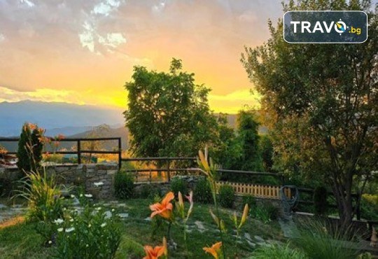 Лещен те очаква: Самостоятелна къща за 22 души сред Родопската магия! 1 Нощувка без изхранване в Панорама Хаус, ползване на оборудвана механа, барбекю, билярд, тенис на маса, детски кът, безплатно за дете до 11.99 г. - Снимка 41