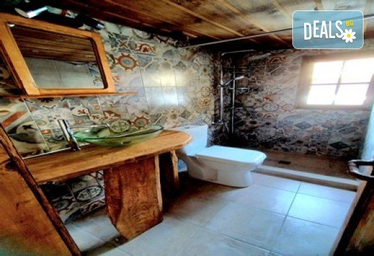 Лещен те очаква: Самостоятелна къща за 22 души сред Родопската магия! 1 Нощувка без изхранване в Панорама Хаус, ползване на оборудвана механа, барбекю, билярд, тенис на маса, детски кът, безплатно за дете до 11.99 г. - Снимка 37