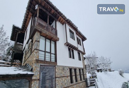 Лещен те очаква: Самостоятелна къща за 22 души сред Родопската магия! 1 Нощувка без изхранване в Панорама Хаус, ползване на оборудвана механа, барбекю, билярд, тенис на маса, детски кът, безплатно за дете до 11.99 г. - Снимка 13