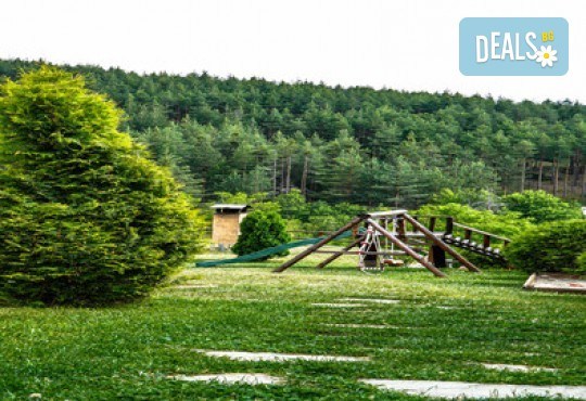 Лукс и уют в Лещен в Панорама Хаус! 1 Нощувка без изхранване, ползване на оборудвана механа, барбекю, билярд, тенис на маса, детски кът, безплатно за дете до 11.99 г. - Снимка 38