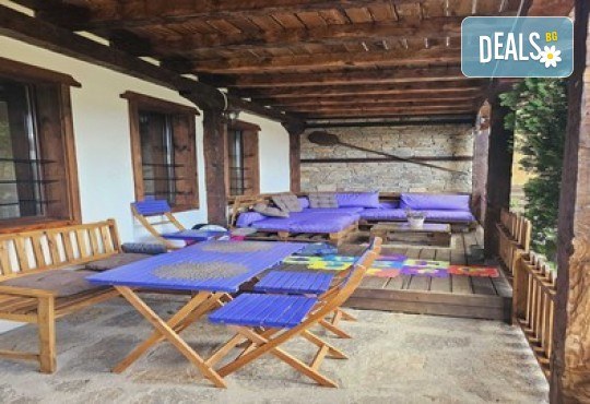 Лукс и уют в Лещен в Панорама Хаус! 1 Нощувка без изхранване, ползване на оборудвана механа, барбекю, билярд, тенис на маса, детски кът, безплатно за дете до 11.99 г. - Снимка 27
