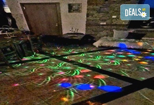 Лукс и уют в Лещен в Панорама Хаус! 1 Нощувка без изхранване, ползване на оборудвана механа, барбекю, билярд, тенис на маса, детски кът, безплатно за дете до 11.99 г. - Снимка 44