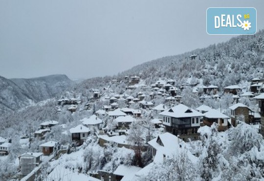 Лукс и уют в Лещен в Панорама Хаус! 1 Нощувка без изхранване, ползване на оборудвана механа, барбекю, билярд, тенис на маса, детски кът, безплатно за дете до 11.99 г. - Снимка 48