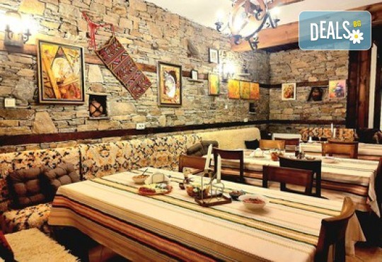 Лукс и уют в Лещен в Панорама Хаус! 1 Нощувка без изхранване, ползване на оборудвана механа, барбекю, билярд, тенис на маса, детски кът, безплатно за дете до 11.99 г. - Снимка 15