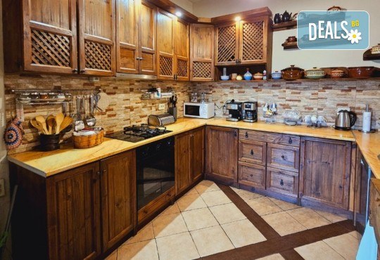 Лукс и уют в Лещен в Панорама Хаус! 1 Нощувка без изхранване, ползване на оборудвана механа, барбекю, билярд, тенис на маса, детски кът, безплатно за дете до 11.99 г. - Снимка 51