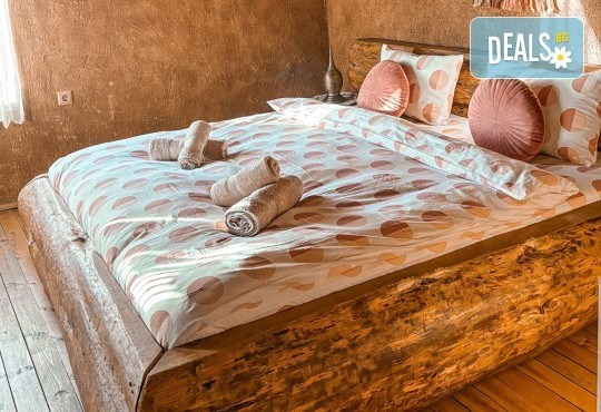 Лятна ваканция сред прохладата на Родопа планина в Еко къща Дървена, с.Лещен! 1 Нощувка за двама в самостоятелна къща с хидромасажна вана, оборудвана кухня, барбекю, камина - Снимка 13