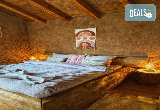 Лятна ваканция сред прохладата на Родопа планина в Еко къща Дървена, с.Лещен! 1 Нощувка за двама в самостоятелна къща с хидромасажна вана, оборудвана кухня, барбекю, камина - Снимка 14