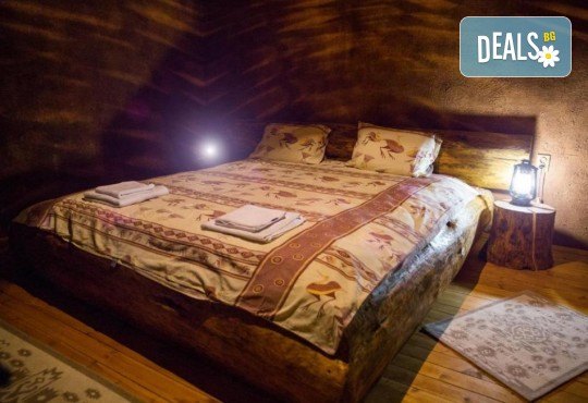 Лятна ваканция сред прохладата на Родопа планина в Еко къща Дървена, с.Лещен! 1 Нощувка за двама в самостоятелна къща с хидромасажна вана, оборудвана кухня, барбекю, камина - Снимка 16