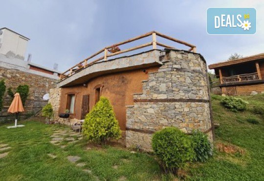 Релакс и романтика в Еко къща Землянка, с.Лещен! 1 Нощувка за двама в самостоятелна къща с хидромасажна вана, оборудвана кухня, барбекю, камина - Снимка 3