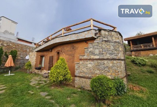 Релакс и романтика в Еко къща Землянка, с.Лещен! 1 Нощувка за двама в самостоятелна къща с хидромасажна вана, оборудвана кухня, барбекю, камина - Снимка 3