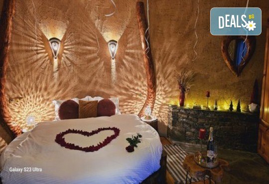 Релакс и романтика в Еко къща Землянка, с.Лещен! 1 Нощувка за двама в самостоятелна къща с хидромасажна вана, оборудвана кухня, барбекю, камина - Снимка 11