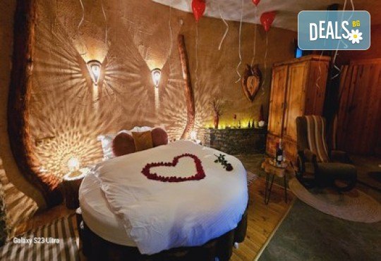 Релакс и романтика в Еко къща Землянка, с.Лещен! 1 Нощувка за двама в самостоятелна къща с хидромасажна вана, оборудвана кухня, барбекю, камина - Снимка 12