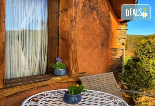 Релакс и романтика в Еко къща Землянка, с.Лещен! 1 Нощувка за двама в самостоятелна къща с хидромасажна вана, оборудвана кухня, барбекю, камина - Снимка 4