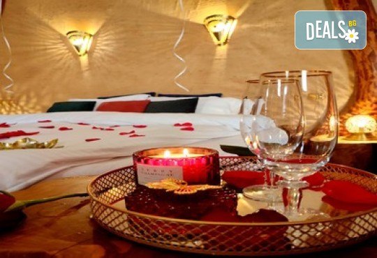 Релакс и романтика в Еко къща Землянка, с.Лещен! 1 Нощувка за двама в самостоятелна къща с хидромасажна вана, оборудвана кухня, барбекю, камина - Снимка 7