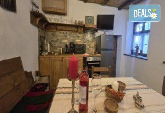 Лятна романтична ваканция и релакс във Вили Панорама, с.Лещен! 1 Нощувка за двама в самостоятелна вила с хидромасажна вана, собствен самостоятелен двор и отделен вход, оборудвана кухня, барбекю, камина - Снимка 46