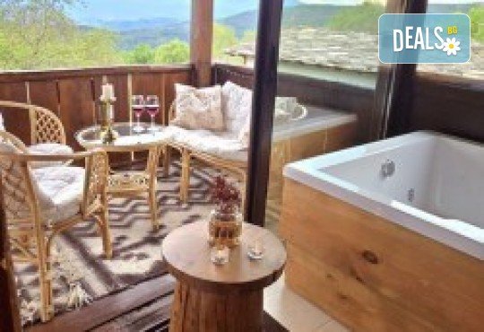 Лятна романтична ваканция и релакс във Вили Панорама, с.Лещен! 1 Нощувка за двама в самостоятелна вила с хидромасажна вана, собствен самостоятелен двор и отделен вход, оборудвана кухня, барбекю, камина - Снимка 1