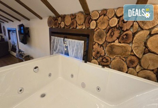 Лятна романтична ваканция и релакс във Вили Панорама, с.Лещен! 1 Нощувка за двама в самостоятелна вила с хидромасажна вана, собствен самостоятелен двор и отделен вход, оборудвана кухня, барбекю, камина - Снимка 24