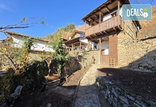 Лятна романтична ваканция и релакс във Вили Панорама, с.Лещен! 1 Нощувка за двама в самостоятелна вила с хидромасажна вана, собствен самостоятелен двор и отделен вход, оборудвана кухня, барбекю, камина - Снимка 37