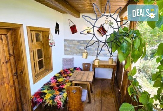 Лятна романтична ваканция и релакс във Вили Панорама, с.Лещен! 1 Нощувка за двама в самостоятелна вила с хидромасажна вана, собствен самостоятелен двор и отделен вход, оборудвана кухня, барбекю, камина - Снимка 31