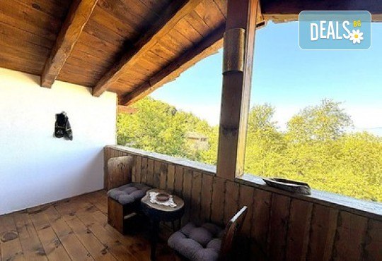 Лятна романтична ваканция и релакс във Вили Панорама, с.Лещен! 1 Нощувка за двама в самостоятелна вила с хидромасажна вана, собствен самостоятелен двор и отделен вход, оборудвана кухня, барбекю, камина - Снимка 33