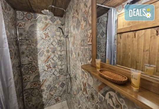 Лятна романтична ваканция и релакс във Вили Панорама, с.Лещен! 1 Нощувка за двама в самостоятелна вила с хидромасажна вана, собствен самостоятелен двор и отделен вход, оборудвана кухня, барбекю, камина - Снимка 28