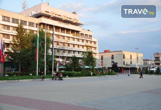Еднодневна екскурзия за Фестивала на Розата в Казанлък с Дениз Травел - Снимка 5